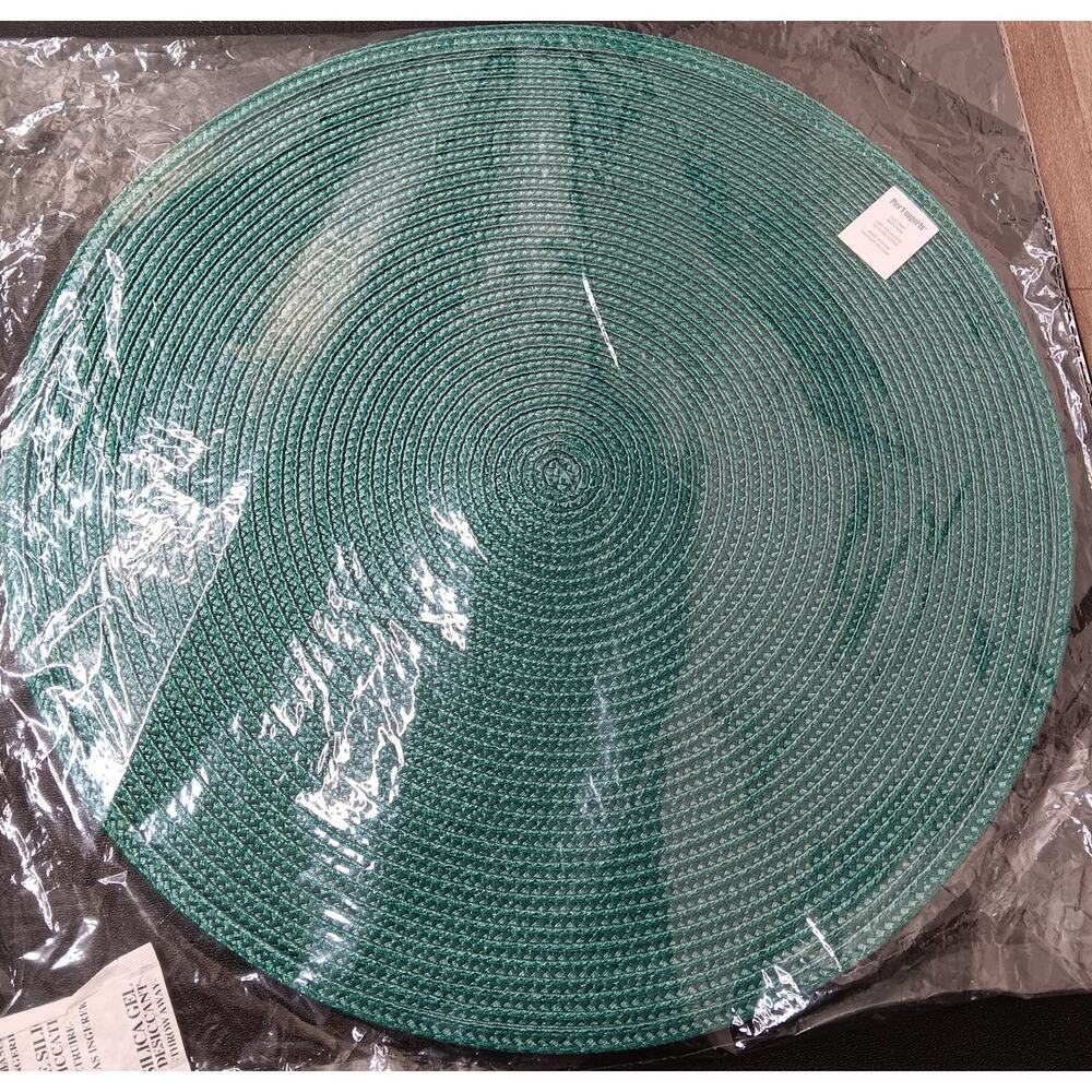 New Pier 1 Imports Set of 4 Placemats Mesa Verdent Green Round Braided 15" - Picture 3 of 8